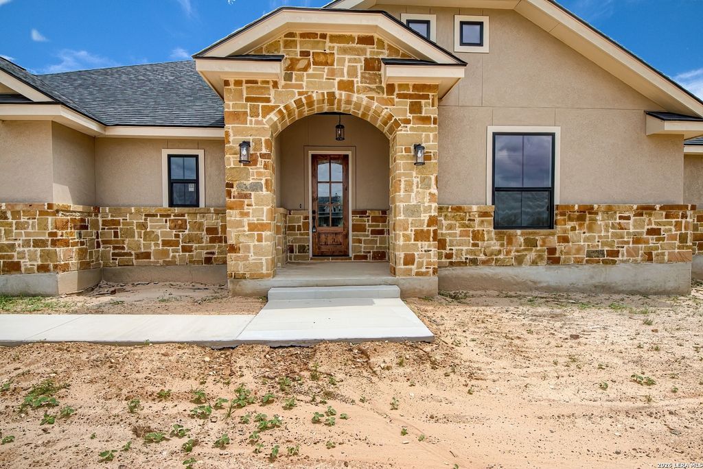 Photo of 116 Hondo Ridge Dr, La Vernia, TX 78121 (MLS # 1961596)