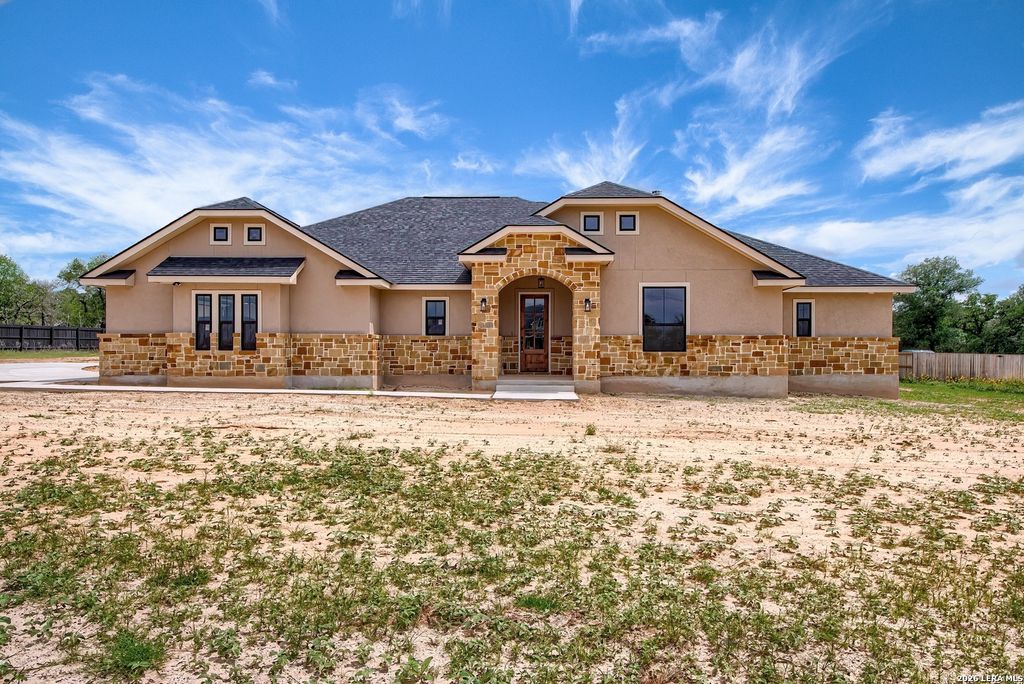 Photo of 116 Hondo Ridge Dr, La Vernia, TX 78121 (MLS # 1961596)