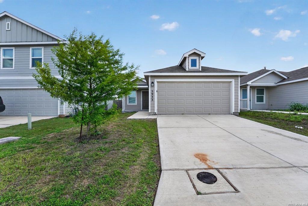Photo of 5933 Antonio Pl, Seguin, TX 78155 (MLS # 1973077)