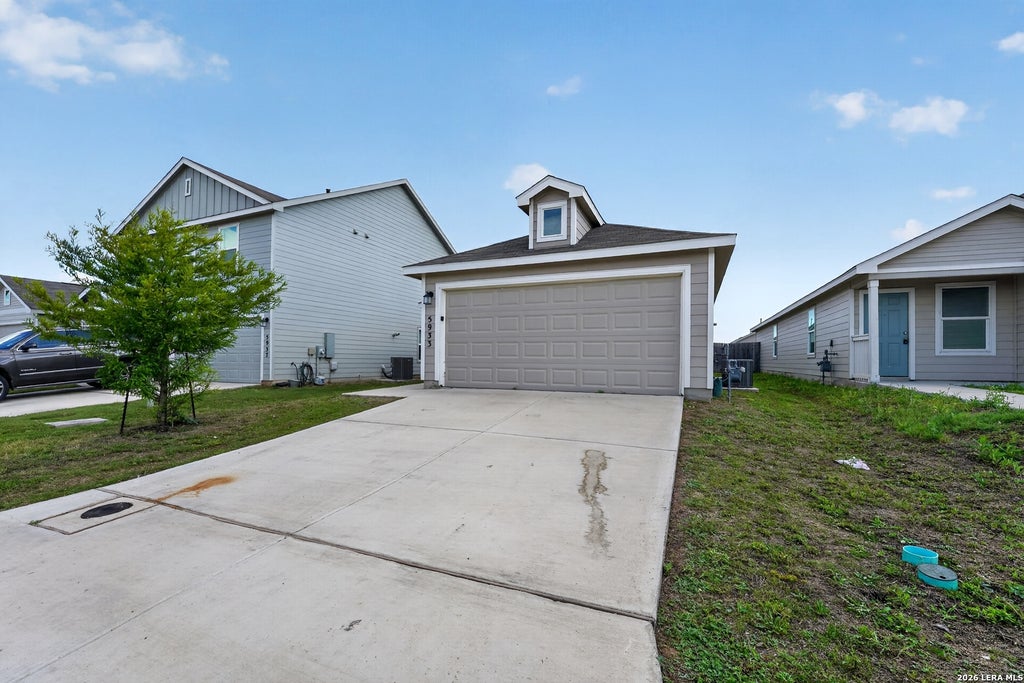 Photo of 5933 Antonio Pl, Seguin, TX 78155 (MLS # 1973077)