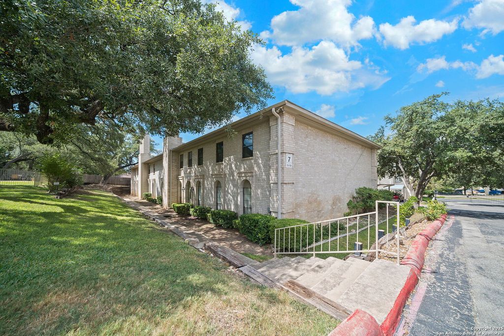 Photo of 8415 Fredericksburg Rd 704 #704, San Antonio, TX 78229 (MLS # 1915297)