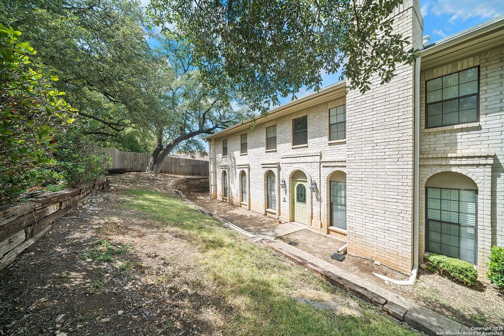Photo of 8415 Fredericksburg Rd 704 #704, San Antonio, TX 78229 (MLS # 1915297)