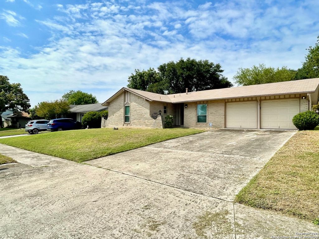 Photo of 6714 Straw Flower St, Leon Valley, TX 78238 (MLS # 1899035)