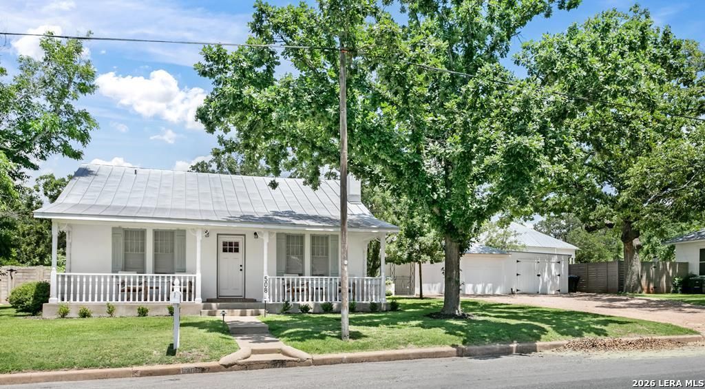 Photo of 508 N Orange St, Fredericksburg, TX 78624 (MLS # 1944654)