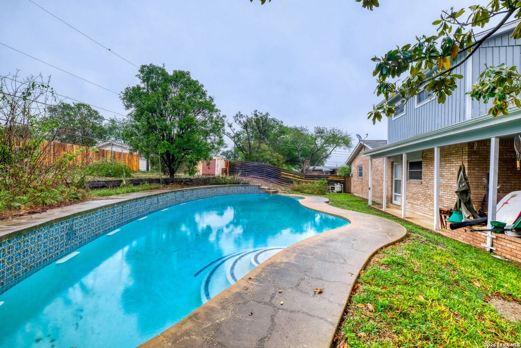 Photo of 129 MEADOW WAY, Universal City, TX 78148 (MLS # 1960597)