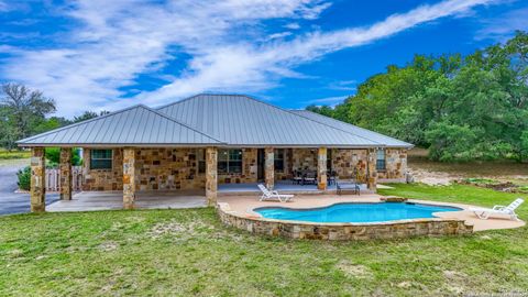 A home in Floresville