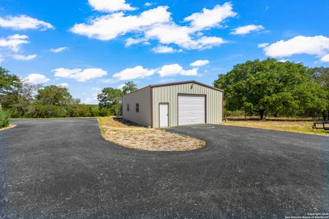 A home in Floresville