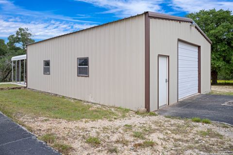 A home in Floresville