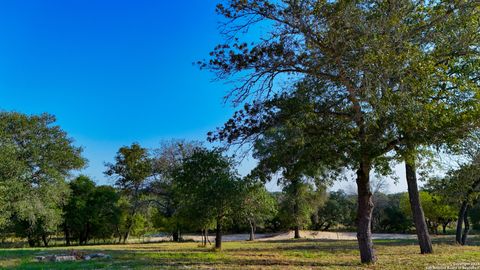 A home in Floresville