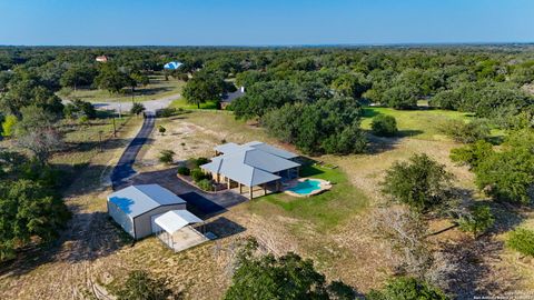 A home in Floresville