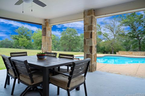 A home in Floresville