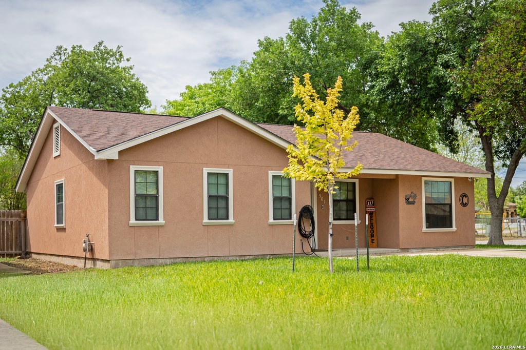 Photo of 501 Perez St, Uvalde, TX 78801 (MLS # 1956501)