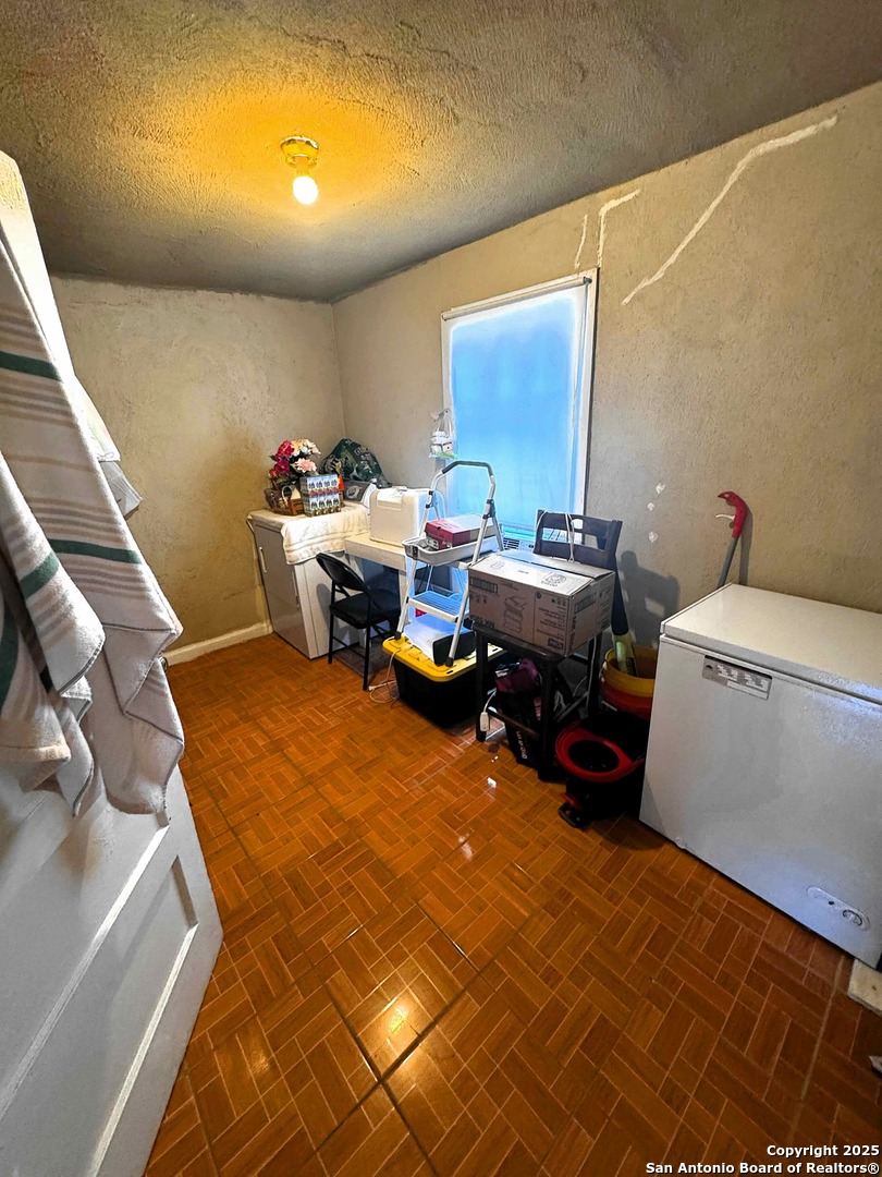 422 E Franciscan