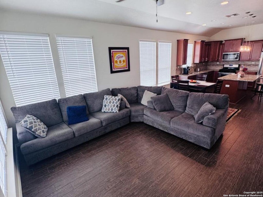 Photo of 6626 Bowie Cove, Schertz, TX 78108 (MLS # 1913571)