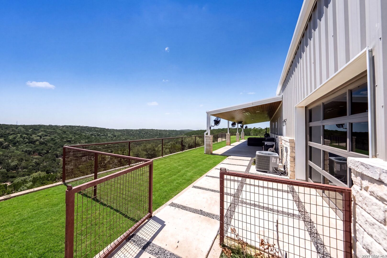 225 Arrowhead Ln