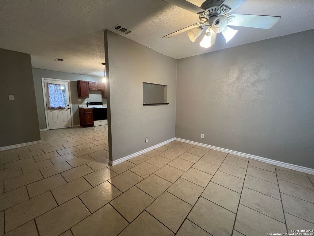 Photo of 506 Kernan, San Antonio, TX 78227 (MLS # 1923727)