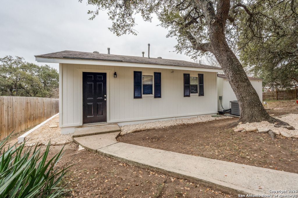 Photo of 505 Buckhorn, Canyon Lake, TX 78133 (MLS # 1934327)