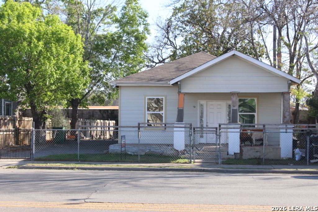Photo of 830 Steves Ave, San Antonio, TX 78210 (MLS # 1949118)