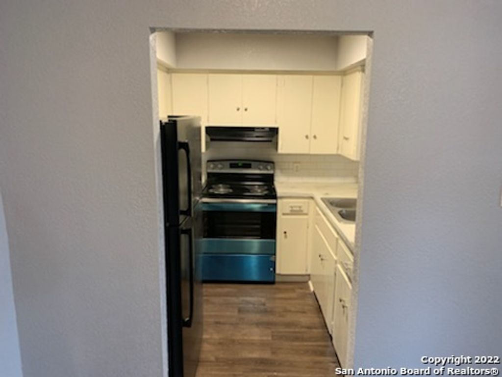 Photo of 520 GENTLEMAN 4 #4, Balcones Heights, TX 78201 (MLS # 1926067)