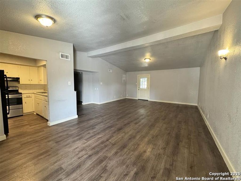 Photo of 520 GENTLEMAN 4 #4, Balcones Heights, TX 78201 (MLS # 1926067)