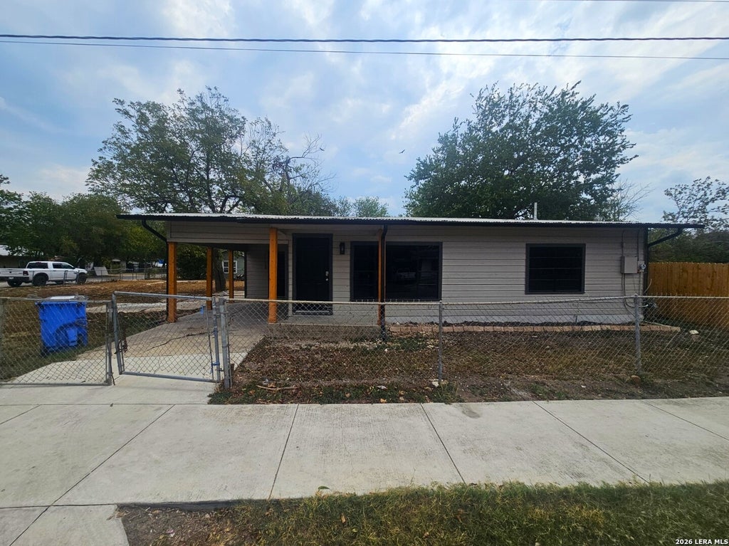 Photo of 753 San Antonio, Seguin, TX 78155 (MLS # 2015942)