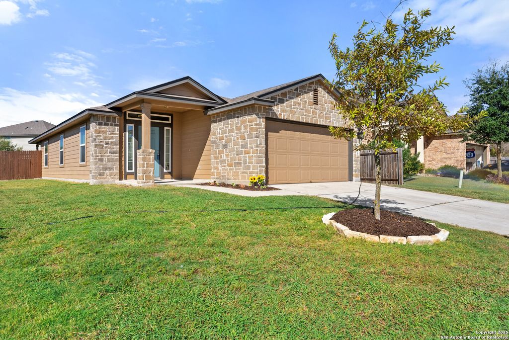 Photo of 2030 Olive Hill, New Braunfels, TX 78130 (MLS # 1914308)