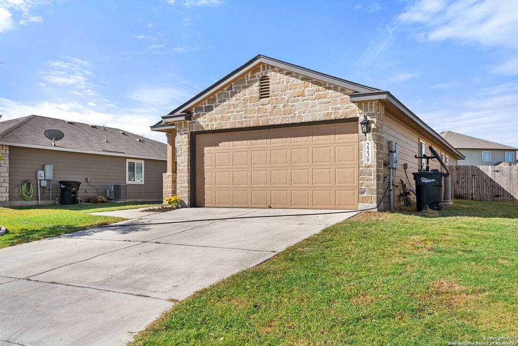 Photo of 2030 Olive Hill, New Braunfels, TX 78130 (MLS # 1914308)