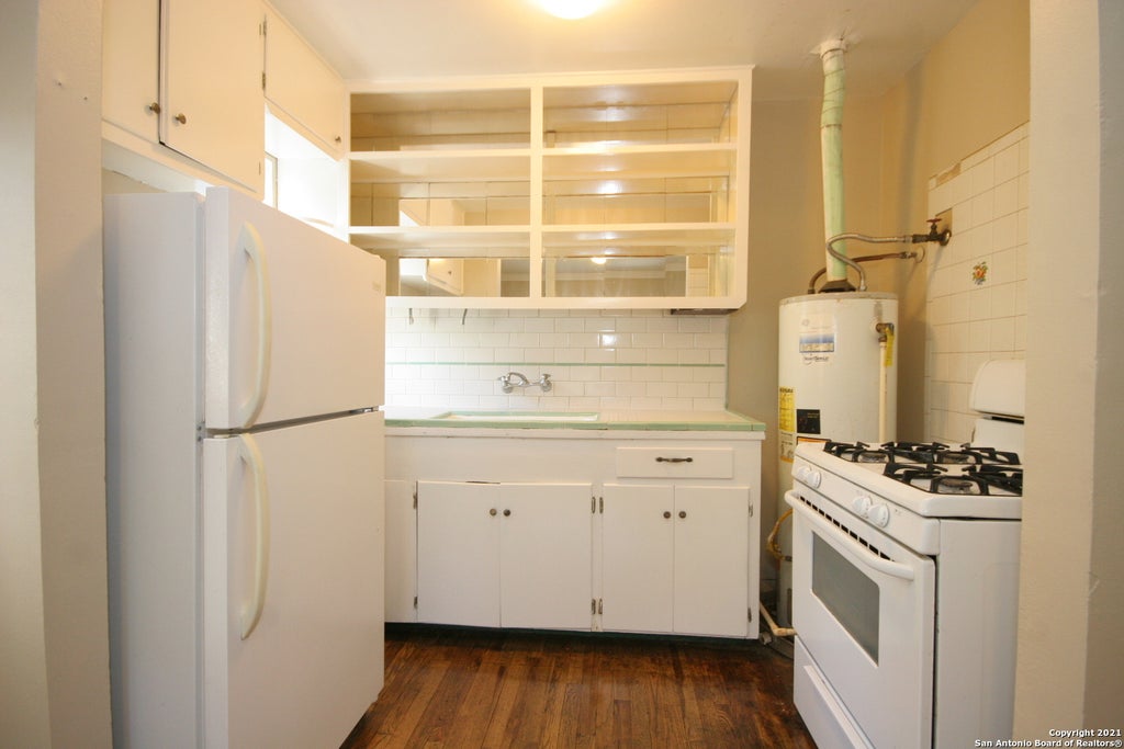 Photo of 519 W LYNWOOD AVE 2 #2, San Antonio, TX 78212 (MLS # 2020083)