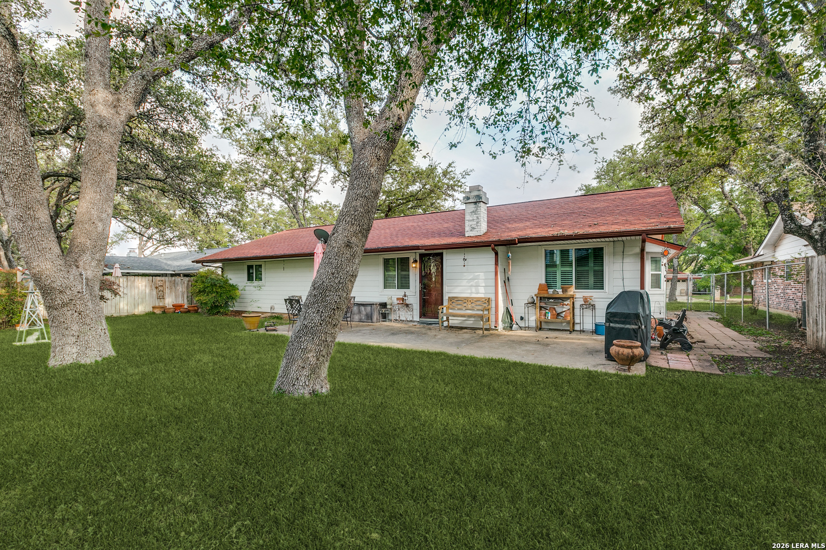 5819 DEAN MARTIN ST