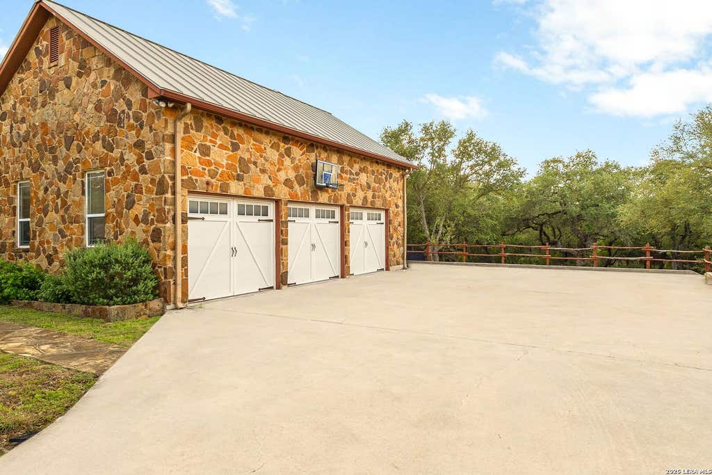 Photo of 246 Stonebrook Rdg, New Braunfels, TX 78132 (MLS # 1970276)