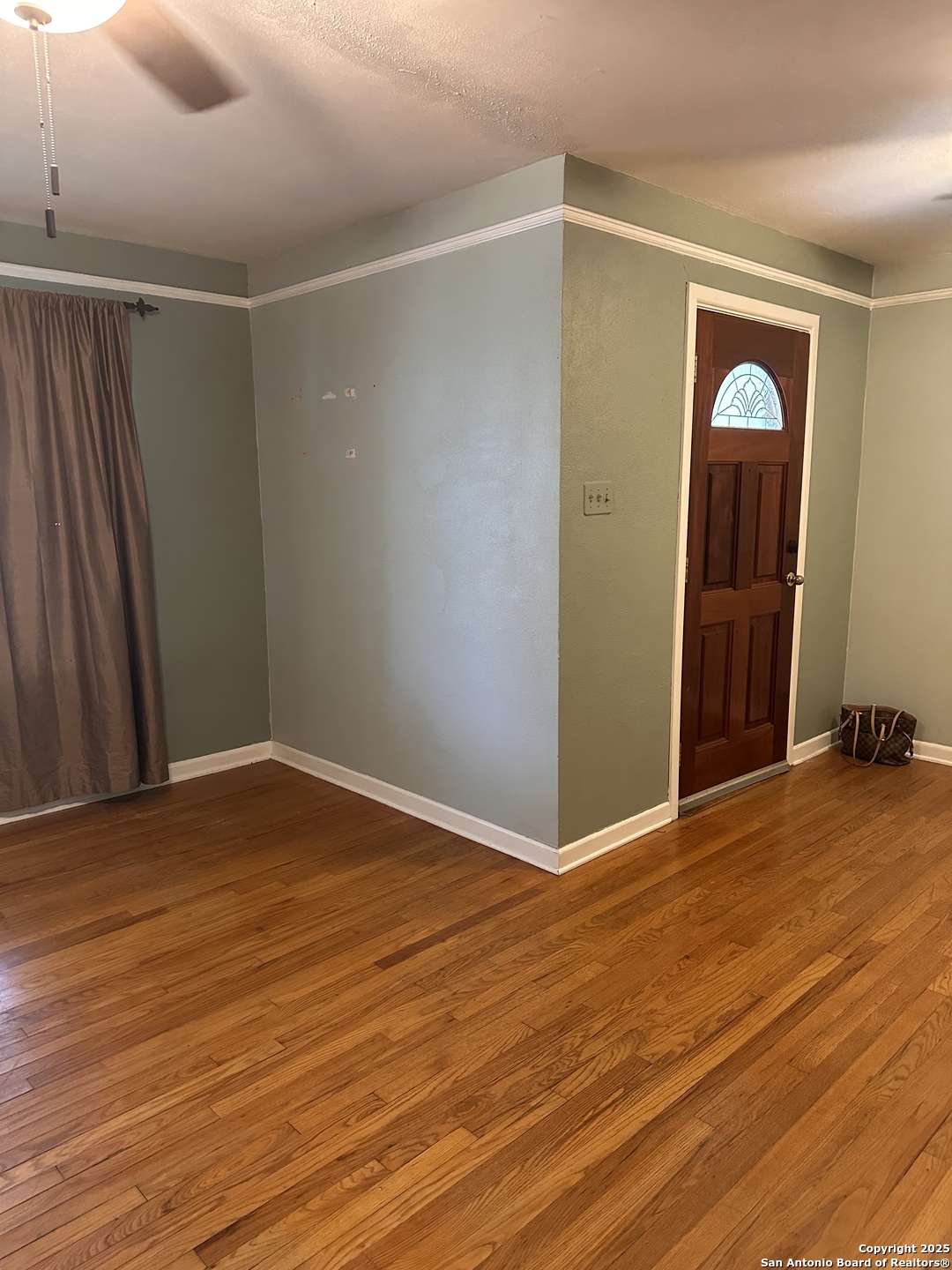 511 Redcliff Dr.