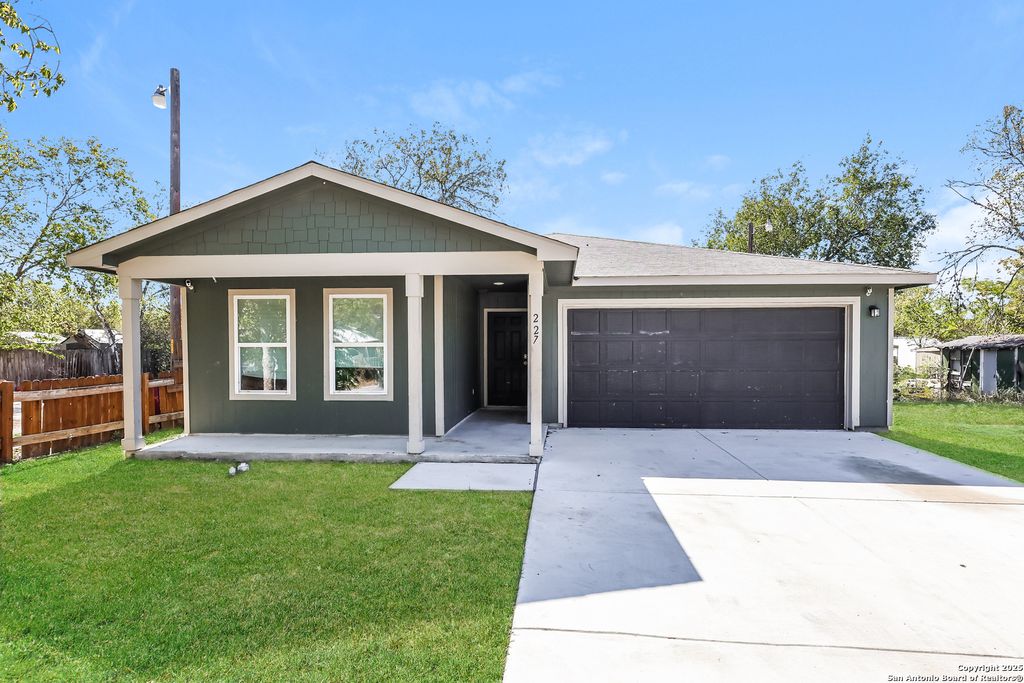 Photo of 227 Lopez, Seguin, TX 78155 (MLS # 1923586)