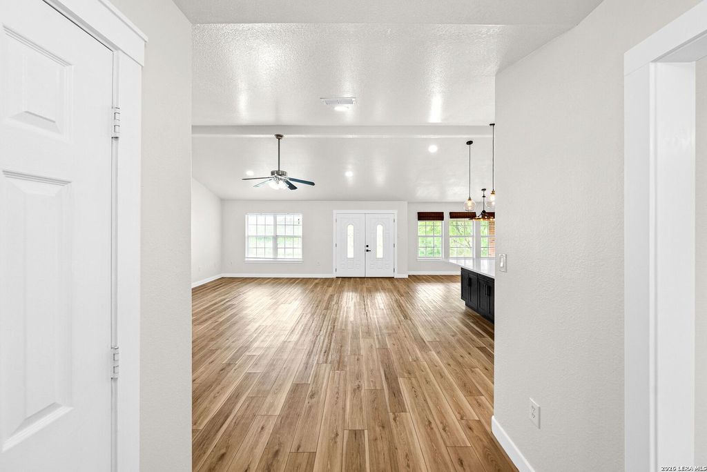 Photo of 122 Castlewood Dr, Seguin, TX 78155 (MLS # 1964044)