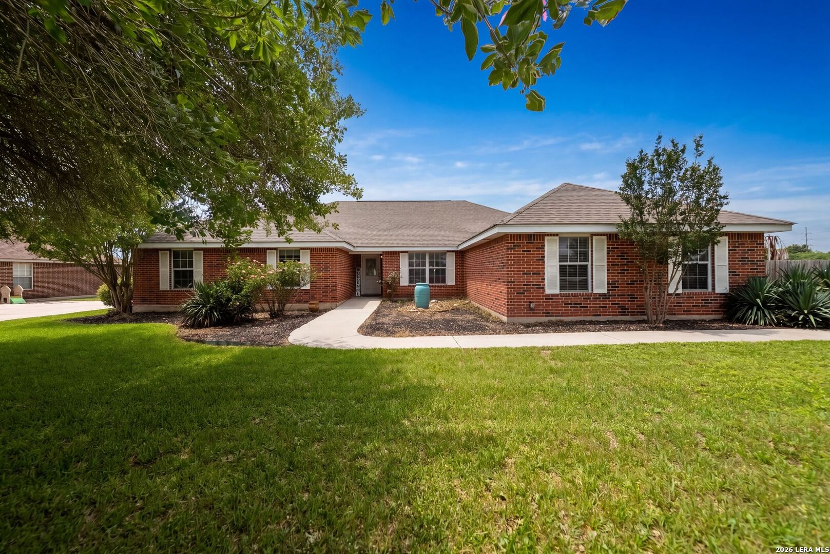 122 Castlewood Dr