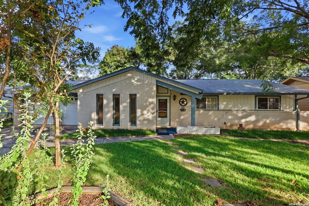 Photo of 6926 DESILU DR, San Antonio, TX 78240 (MLS # 2023931)