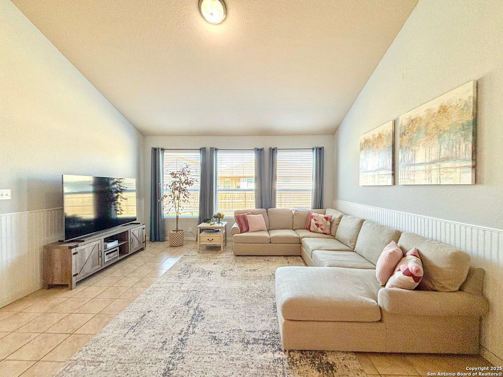 Photo of 477 Centinela, New Braunfels, TX 78130 (MLS # 1923169)