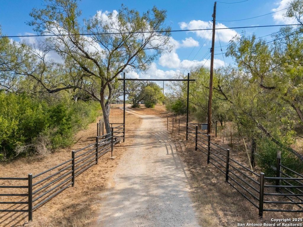 Photo of 2425 Elm Creek, Seguin, TX 78155 (MLS # 1920735)