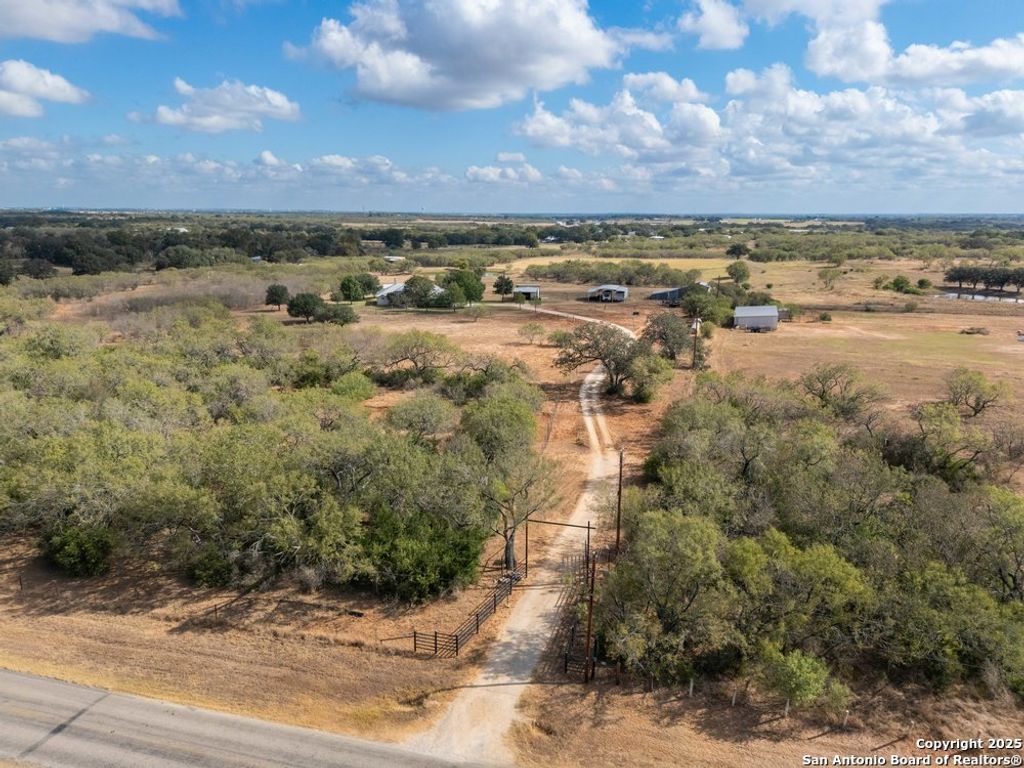 Photo of 2425 Elm Creek, Seguin, TX 78155 (MLS # 1920735)