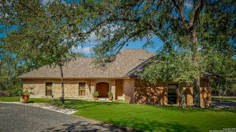 Photo of 127 Siebeneicher Rd, Boerne, TX 78006 (MLS # 1915553)