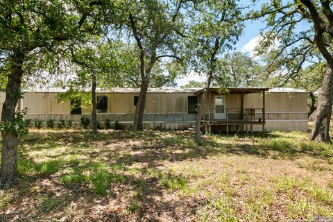 142 Oak Valley La Vernia TX 78121