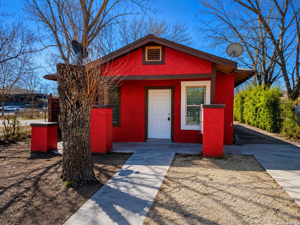 Photo of 2106 EL PASO ST, San Antonio, TX 78207 (MLS # 2002461)