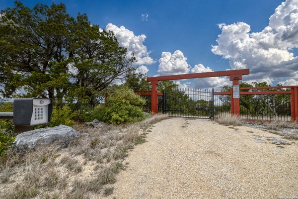 9526 RANCH ROAD 336, LEAKEY, TX 78873 - Image d0fbdb5c672f26b7222aef490e40a69e/1590787679