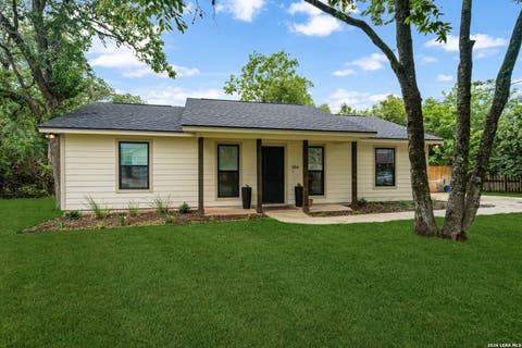 Photo of 324 Ebner, Boerne, TX 78006 (MLS # 2001530)