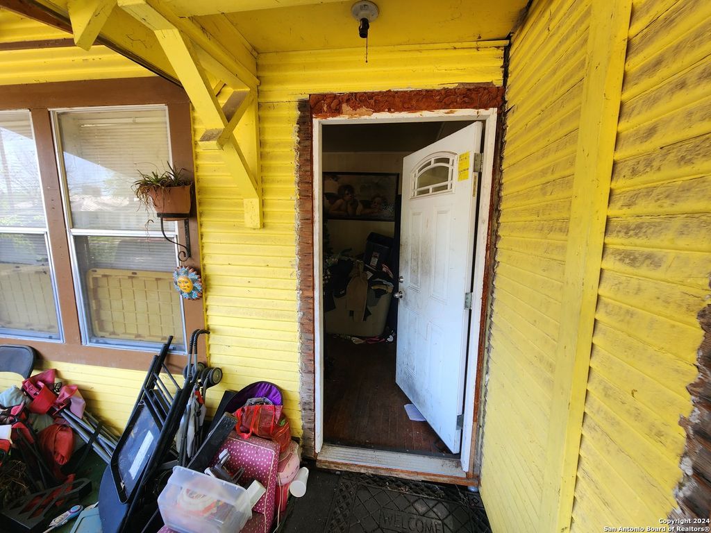 Photo of 513 Lamar St, San Antonio, TX 78202 (MLS # 1887661)