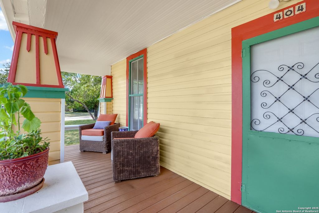 Photo of 404 N Milam, Seguin, TX 78155 (MLS # 1911445)