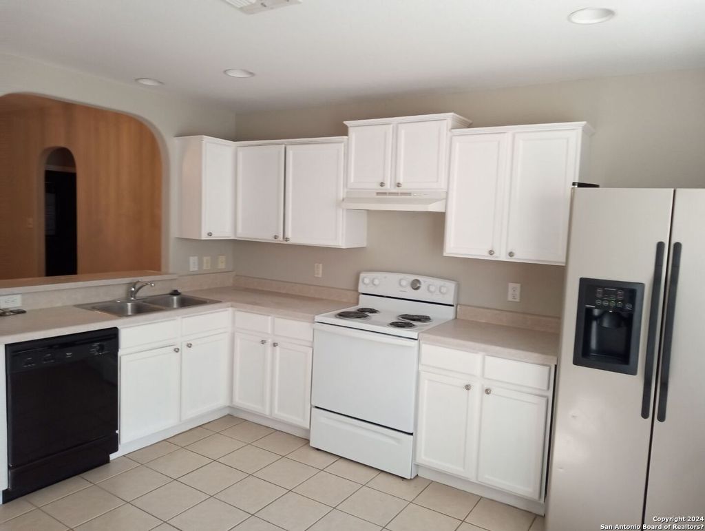 Photo of 7607 BRAUN CIR, San Antonio, TX 78250 (MLS # 1956660)