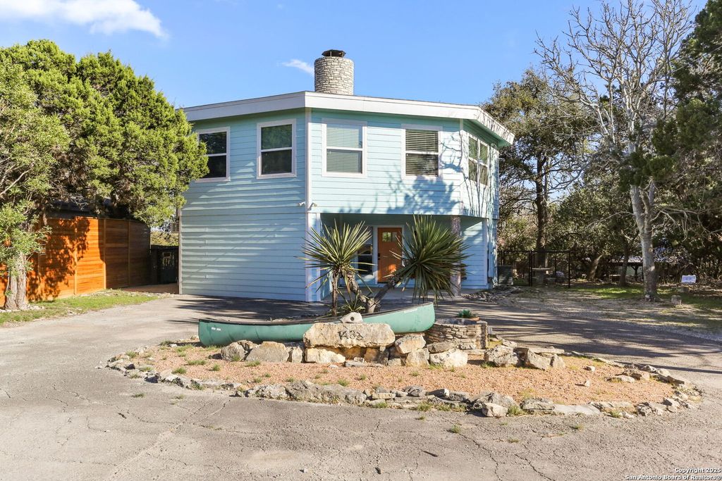 Photo of 1433 Riviera, Canyon Lake, TX 78133 (MLS # 1924850)