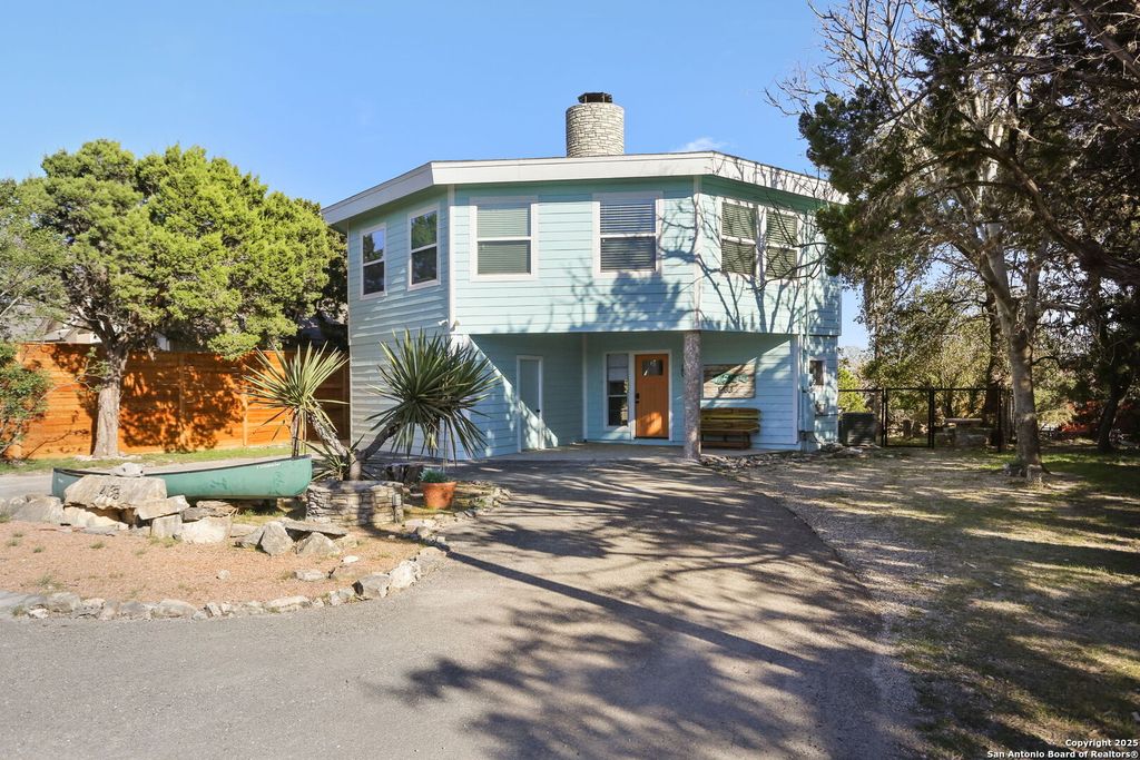 Photo of 1433 Riviera, Canyon Lake, TX 78133 (MLS # 1924850)