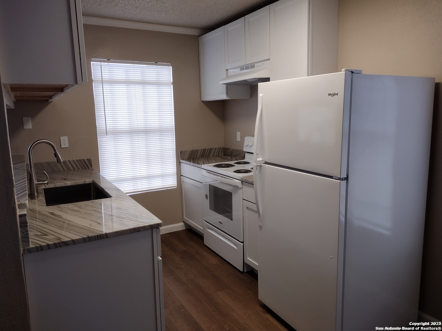 Search 4227 Woodmanor