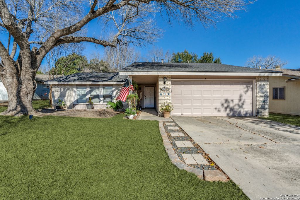 Photo of 14422 BRIARMALL ST, San Antonio, TX 78247 (MLS # 1840739)